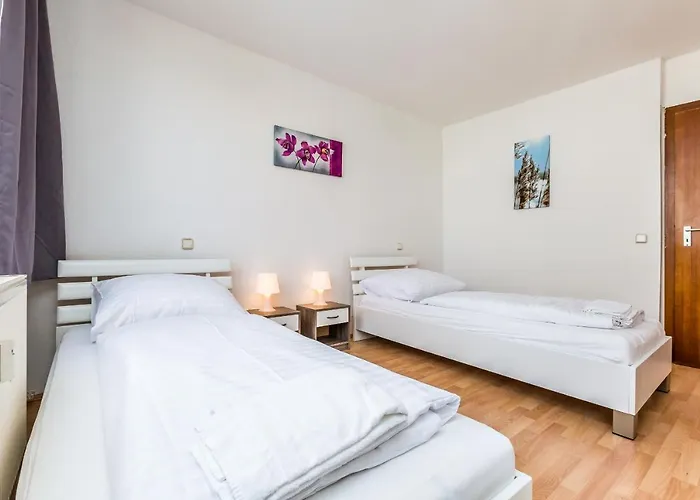 Work & In Bensberg Apartman *